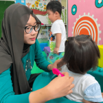 Asah Soft-Skills dan Bahasa Asing, Mahasiswa Vokasi UNAIR Rampungkan Program Global Volunteer